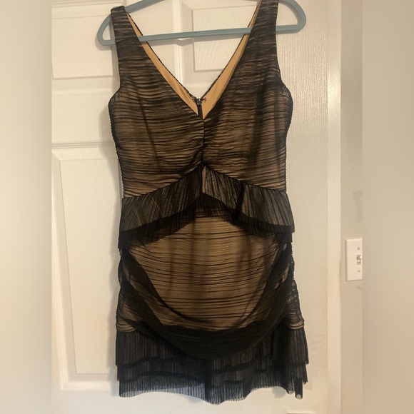 BCBG cocktail dress. Large, never worn - Picture 6 of 8